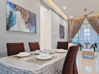 Walking Distance to Mount Austin - 6 Pax Newly Renovated Hotels in Tebrau