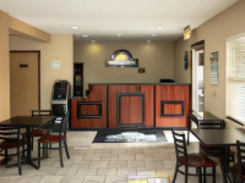 Days Inn by Wyndham Fairmont Hotels in White Hall