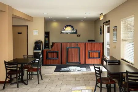 Days Inn by Wyndham Fairmont