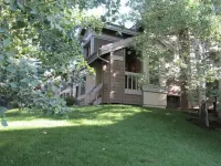 Cozy Family sized Condo w/ access to Pool, Hot Tubs, Sauna, Golfing & Tennis!