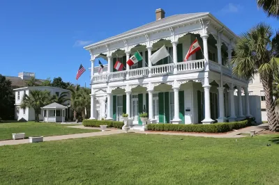 The George Manor Hotels in Galveston