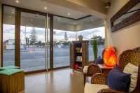 Desert Sands Boutique B&B | Self-Catering - Семейные