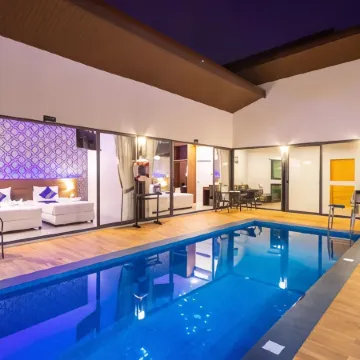 The Thames Pool Access Resort & Villa Отели рядом с достопримечательностью «Ват-Чалонг»