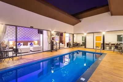 The Thames Pool Access Resort & Villa Hotels near Playground