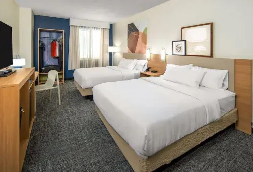 Spark by Hilton Oshawa - parking