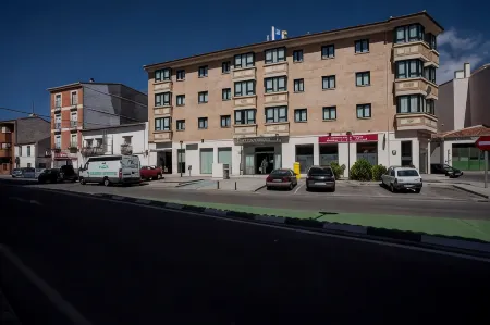 Hotel Puerta de Ocaña