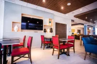 Holiday Inn Express & Suites Rehoboth Beach Hotels in Lewes
