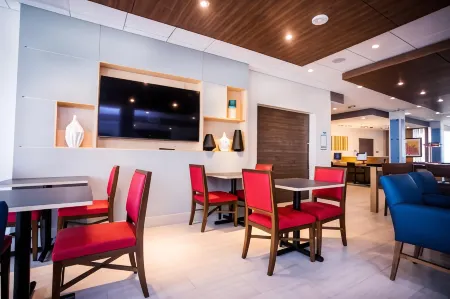 Holiday Inn Express & Suites Rehoboth Beach