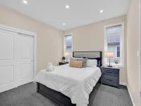 22min drive to Niagara. Sleeps 10. 1GB. 5 Bd/4 Bth Hotels in Thorold