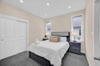 22min drive to Niagara. Sleeps 10. 1GB. 5 Bd/4 Bth 로터리 클럽 오브 웰랜드 공원 주변 호텔