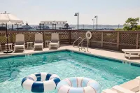 The Harbor Front Inn - Pools