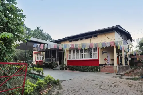 Gibbon Backpackers Hostel - Hostels
