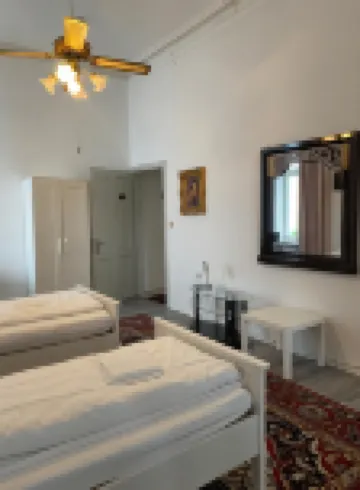 เอ แอนด์ เอส เฟอร์เรียนโฮ่ง เคออบเล็นเซอสตราส