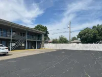 Capri Motel by Belvilla Walla Walla US 12 - parking