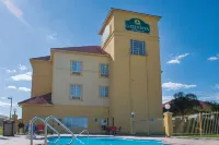 La Quinta Inn & Suites by Wyndham Alice Hotels in Alice