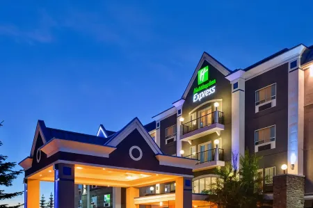 Holiday Inn Express & Suites Calgary South-Macleod Trail S Отели рядом с достопримечательностью «Pearle Vision»