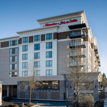 Hampton Inn & Suites Seattle/Northgate Отели рядом с достопримечательностью «Парк Мэттьюс Бич»