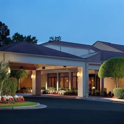 Courtyard by Marriott Savannah Midtown