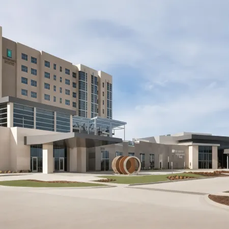 Embassy Suites by Hilton Kansas City Olathe Отели рядом с достопримечательностью «Парк Фриско Лейк»