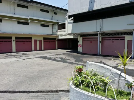 Orchids Drive Inn Hotel and Restaurant