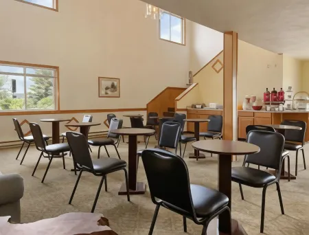 Super 8 by Wyndham Driggs