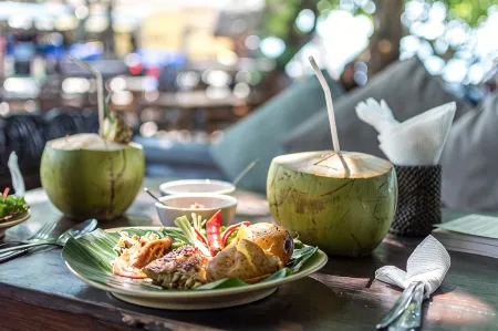 Hotel Pondok Sari Beach & Spa Resort Отели рядом с достопримечательностью «Biorock Pemuteran bali»