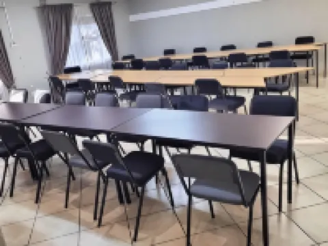 โอ๊คแลนด์ส อินน์ แอนด์ คอนเฟอเรนซ์ เซ็นเตอร์ โรงแรมในแรนด์เบิร์ก