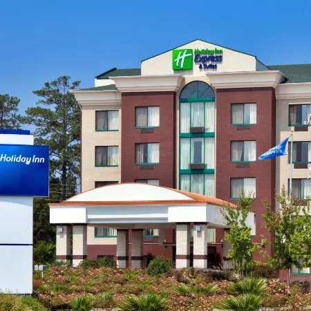 Holiday Inn Express & Suites BIRMINGHAM - INVERNESS 280 by IHG