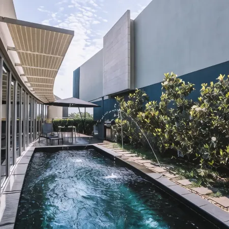 The Frames - Couples Retreat with Private Heated Pool, Spa & Sauna