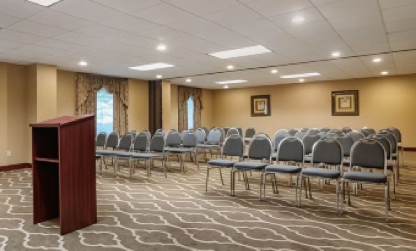 Comfort Inn & Suites Suwanee - Sugarloaf