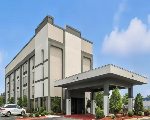 Quality Inn & Suites Hotels in Little Rock