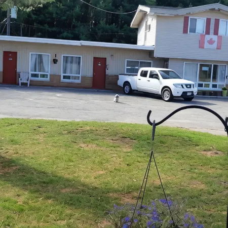 Pine Grove Motel