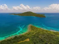 Studio en suite, king/twin beds sleep 3, multi-deck views, early access bag drop Hotels in Culebra