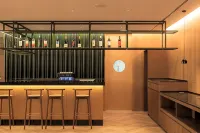 Lumen Hotel & the Lisbon Light Show - bar