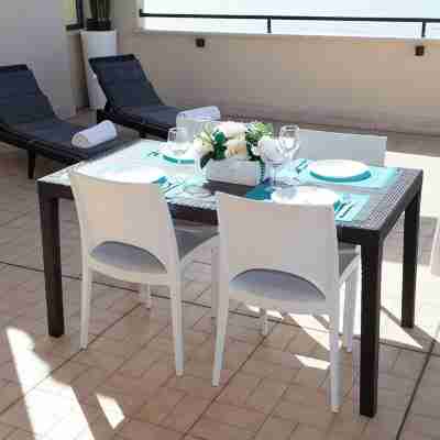 HomyHome Dining/Meeting Rooms