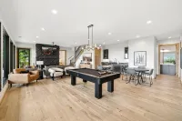 Ridge Haus Luxury Mountain Views Hot Tub Game Room