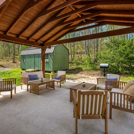 Emerald Woods Hangout