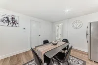 1-Bed, w/ In-Unit Washer & Dryer, Cozy Living,1-2 Min Drive to Anthony Henday! - 방갈로
