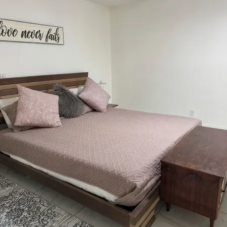 Charming 1-bedroom apartment with WiFi, AC in delightful Venice