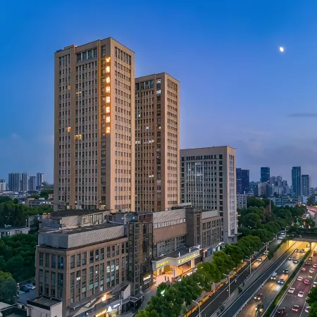 Vienna International - Wuhan University of Technology Jiedaokou Metro Station Hotel