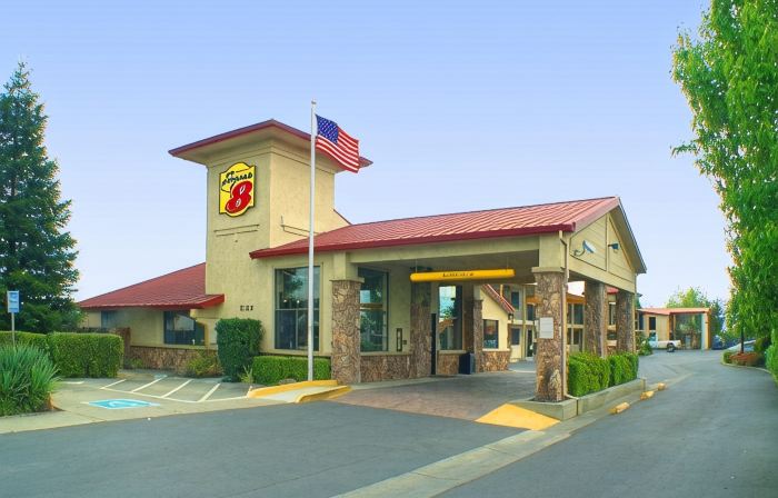 Super 8 by Wyndham Corning