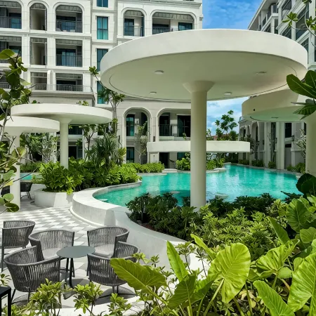 Modern 1Bdr with Pool View The Title Legendary