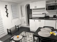 Studio Rénové Avec Jardin à Tours Nord à 3 min du Tram