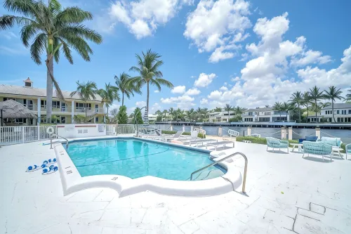 Boca Waterfront Getaway - Pool, Hot Tub, Gym & Views - 4-نجوم