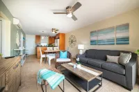 50 steps away from Maui's best beach, furnished with luxury details - مسبح
