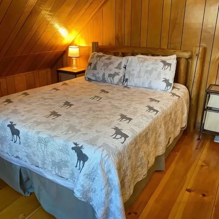 Near Lake Winnipesaukee & Gunstock Mountain. Spacious 3 Bedroom, 2 Bath