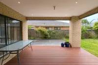 Contemporary Family Living at 4 Seafarer Way