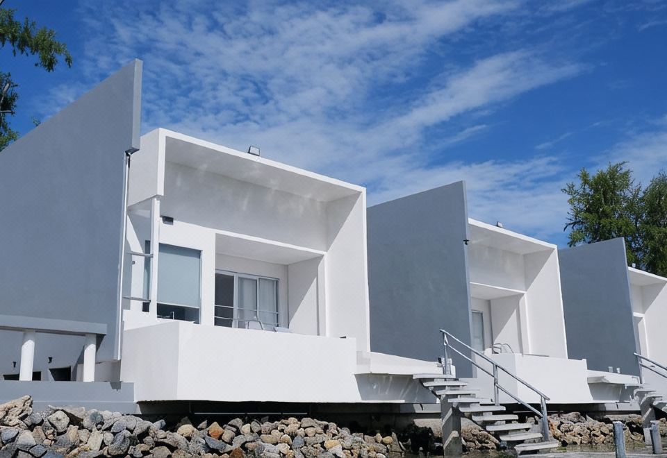 트리코라 비치의 원 종류의 리조트 풀