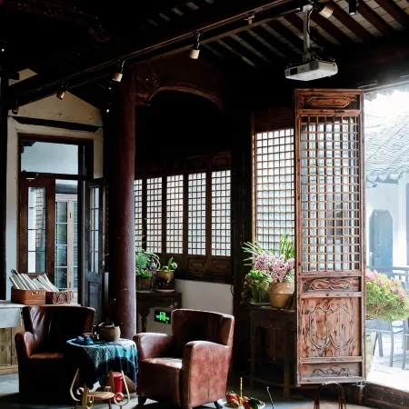 Xitang Liubai · Eryitang Art Homestay (Misty Rain Corridor)