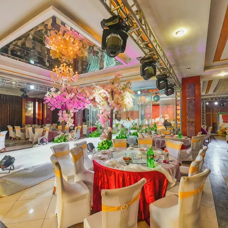 Linhai Business Hostel